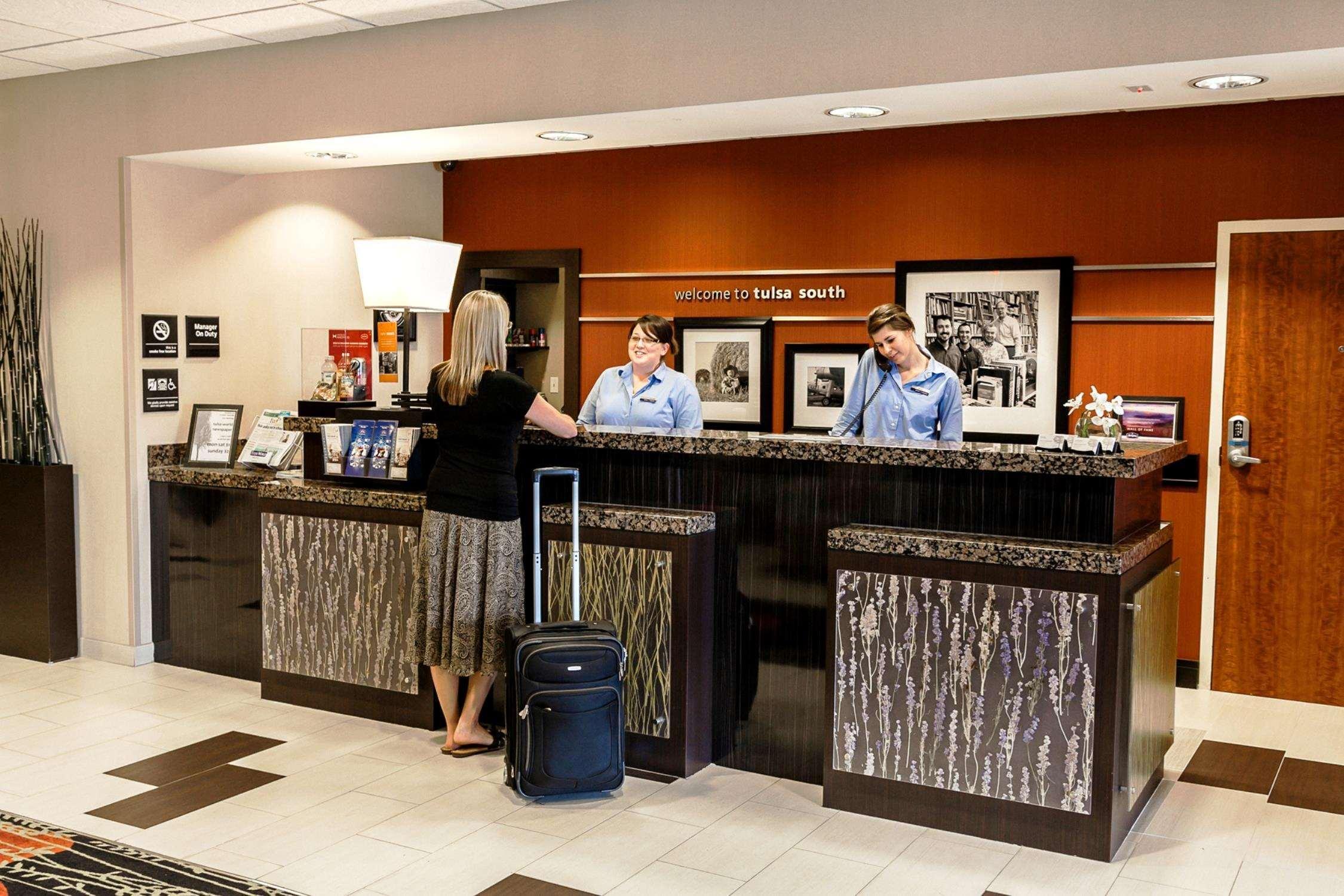 Hampton Inn & Suites Tulsa/Tulsa Hills Exterior foto
